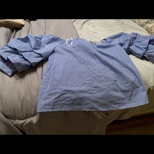 Off the shoulder shirt never worn